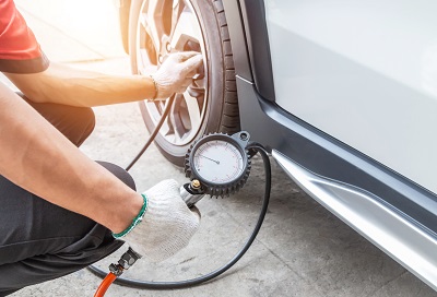 How to Check Your Tire Pressure Properly (and Why it Matters)